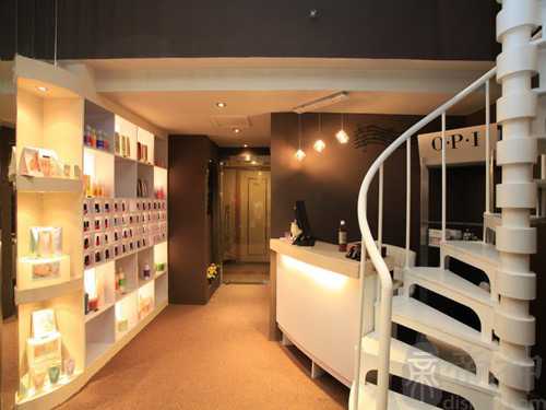 瞧：美甲店名字大全