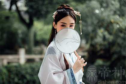 富贵脚和苦命脚区别 脚型命运解析 富贵脚和苦命脚区别 脚型命运解析