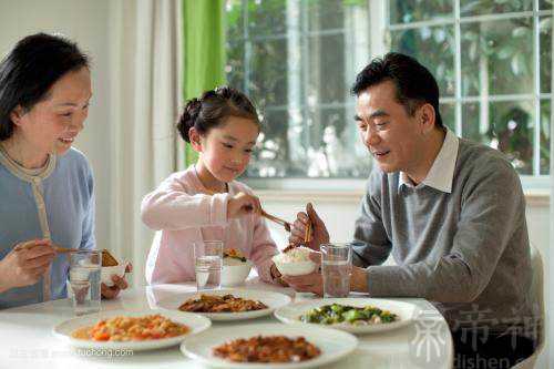 如何从吃相上看出一个人的人品怎么样