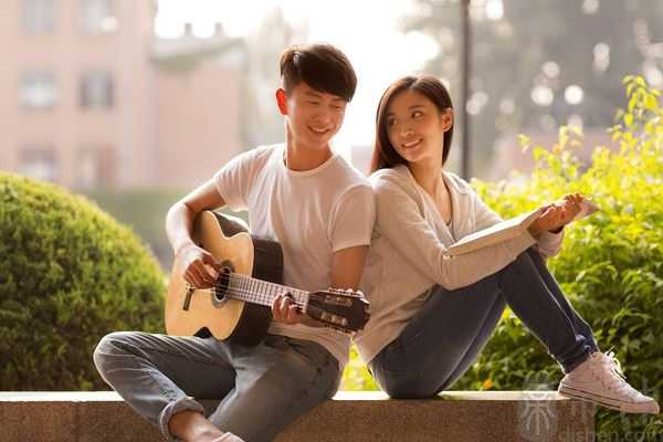 什么八字的女性易嫁比自己小的男生_子非鱼师傅跟你讲