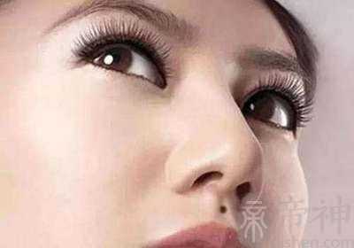 鼻头正中间有痣的女人好不好,鼻头部位有痣相吉凶
