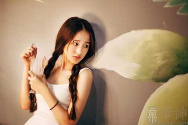 女人右眼上面有痣 妻管严的个性