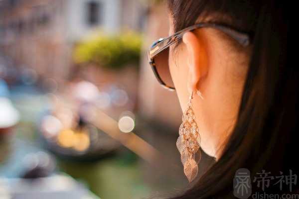 女人耳朵小代表什么 易听信谗言被他人利用