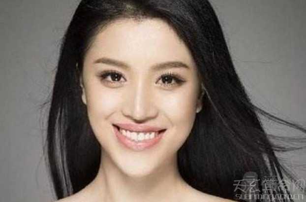 女人门牙大面相的说法  门牙大而整齐紧密的女人健康长寿