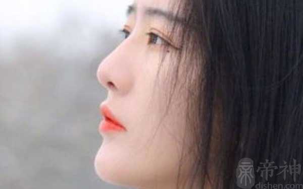 流泪痣图解是什么 代表苦难和辛酸