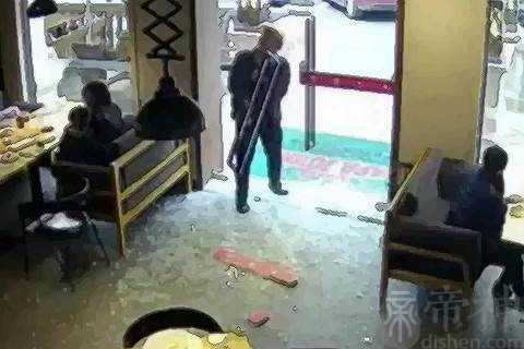 梦见玻璃门碎了