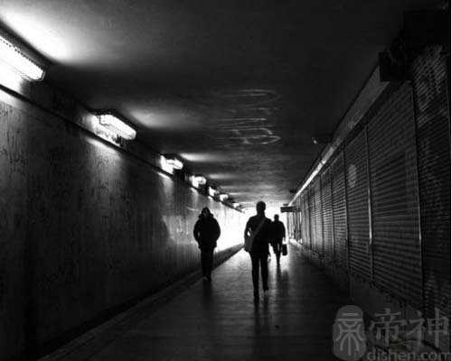 梦见前男友是什么意思 是不是表示两人之间还有纠缠