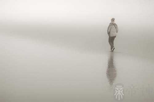 梦见爸爸去世自己大哭 意味着可能会遇到困难