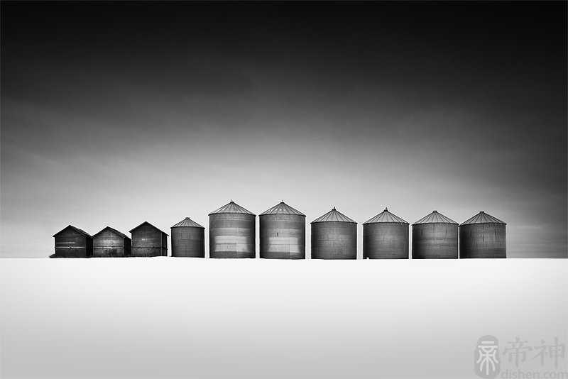 梦见拔草是什么意思 分析其中蕴含的寓意大全