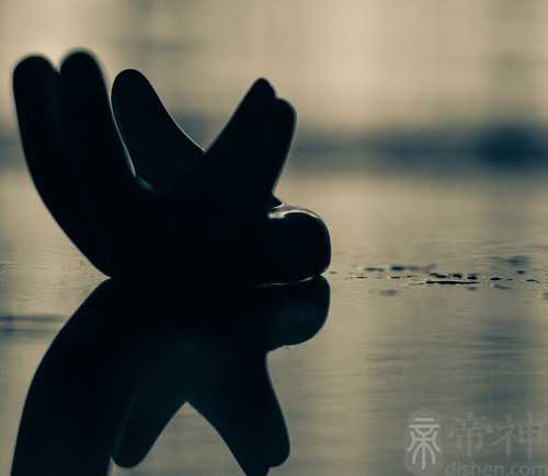 梦见捡到金子首饰 要小心保管贵重财物