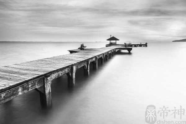 梦见房子漏雨 需要谨防上当受骗
