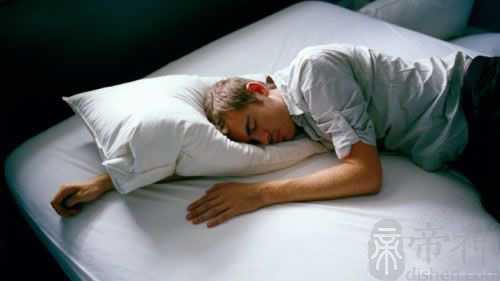 梦见大门被风吹开 预示着工作或生活大体很顺利