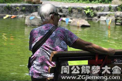 梦见死去的外婆哭