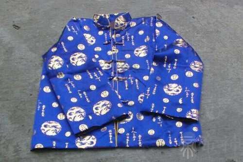 梦见爸爸自己穿寿衣