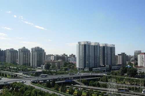 梦见爸爸从楼上掉下来死了