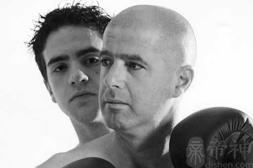 梦见已故的亲人打爸爸