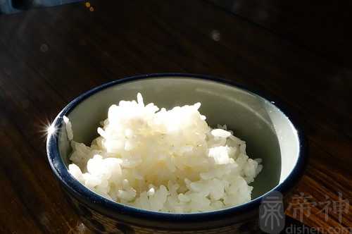 梦见和妈妈吃米饭