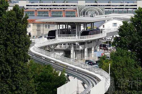 梦见爸爸搬东西