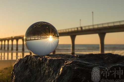 梦见桥断了爸爸掉下去了