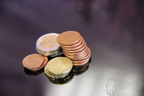 梦见爸爸问我要钱