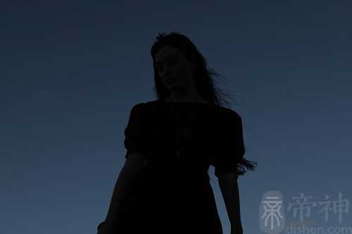 梦见和死去的爸爸干仗