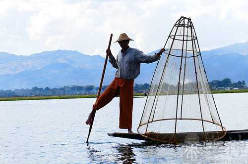 梦见爸爸腿断了