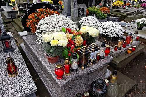 梦见给爸爸圆坟