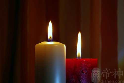 梦见在世爸爸妈妈死了