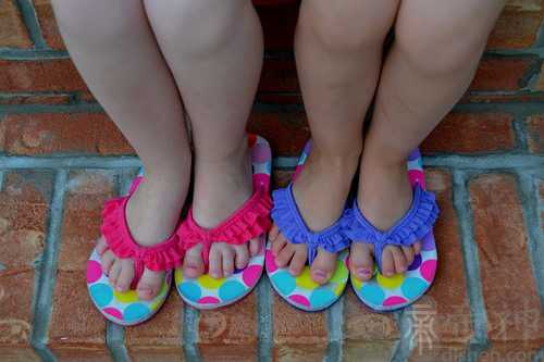 梦见爸爸脚血肉模糊