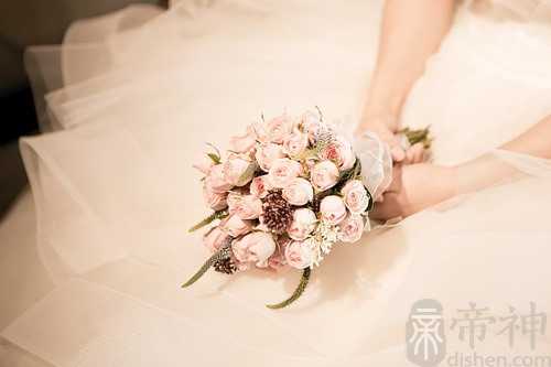 梦见爸爸妈妈补办婚礼