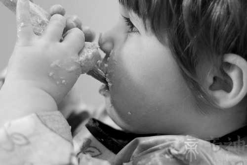 梦见生男孩叫爸爸