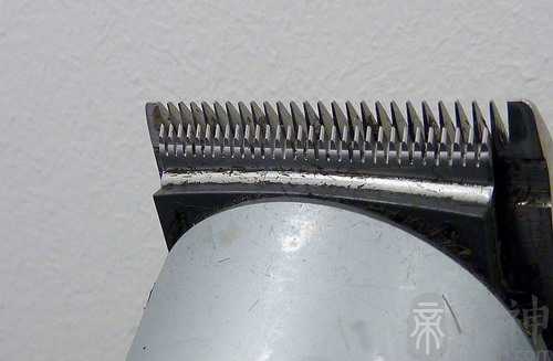 梦见爸爸给小舅剪头发