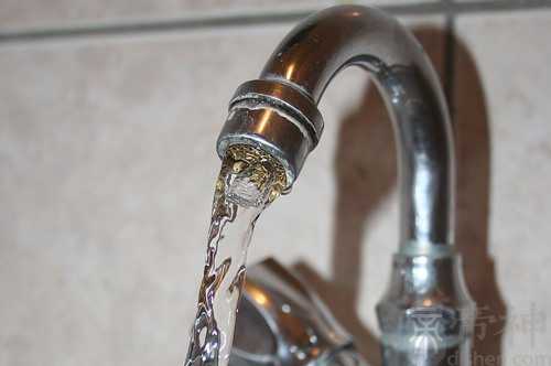 梦见去世的爸爸口渴