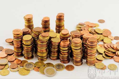 梦见爸爸贷很多款