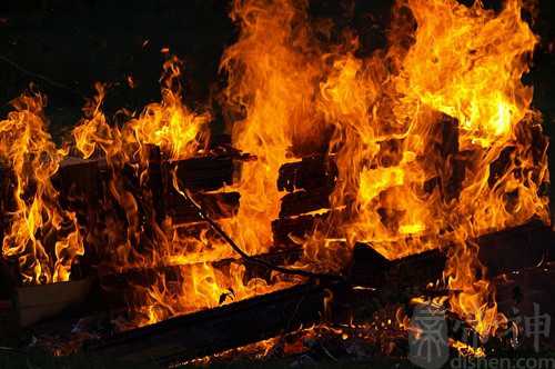 梦见去世的爸爸被火烧