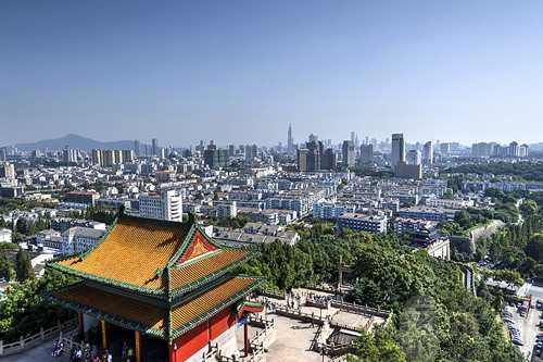 梦见爸爸掉楼下了