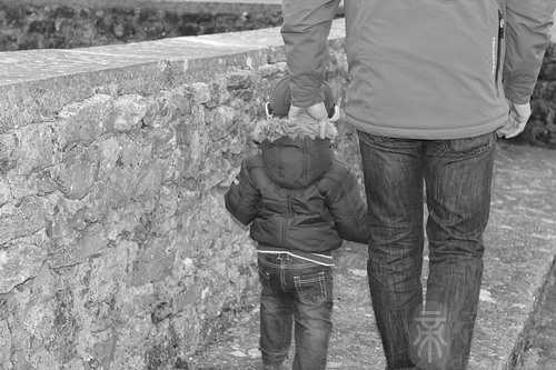 梦见爸爸在搬床