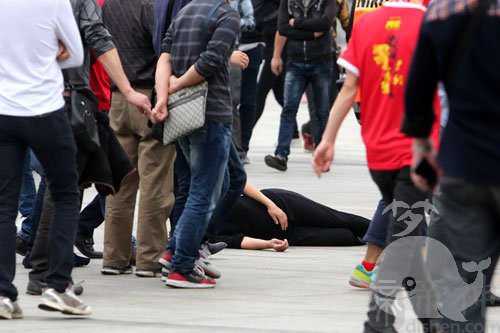 梦见别人亲兄弟打架