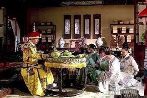 梦见和皇帝吃饭