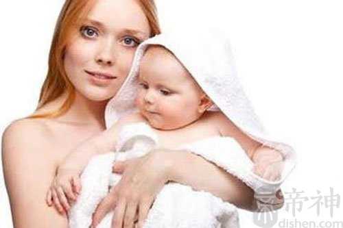 梦见自己抱小婴儿