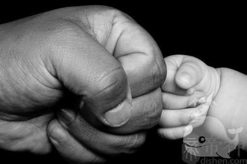 梦见爸爸生病哭