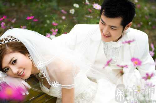 孕妇梦见结婚婚纱照