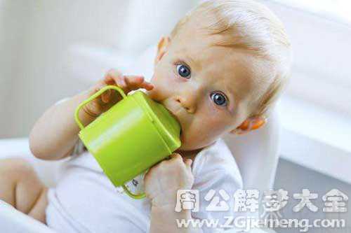 孕妇梦见宝宝出生了