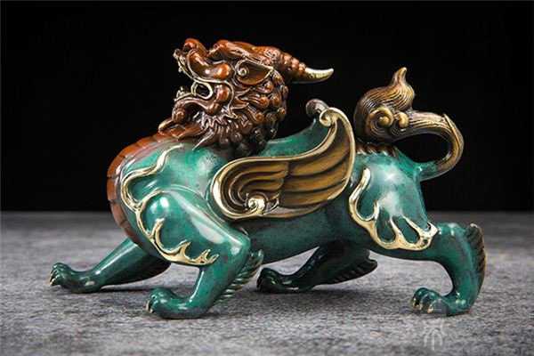 犯太岁佩戴貔貅可以化解吗？佩戴貔貅要注意什么？