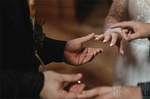 女儿结婚要准备什么嫁妆 女方的陪嫁单简洁书写
